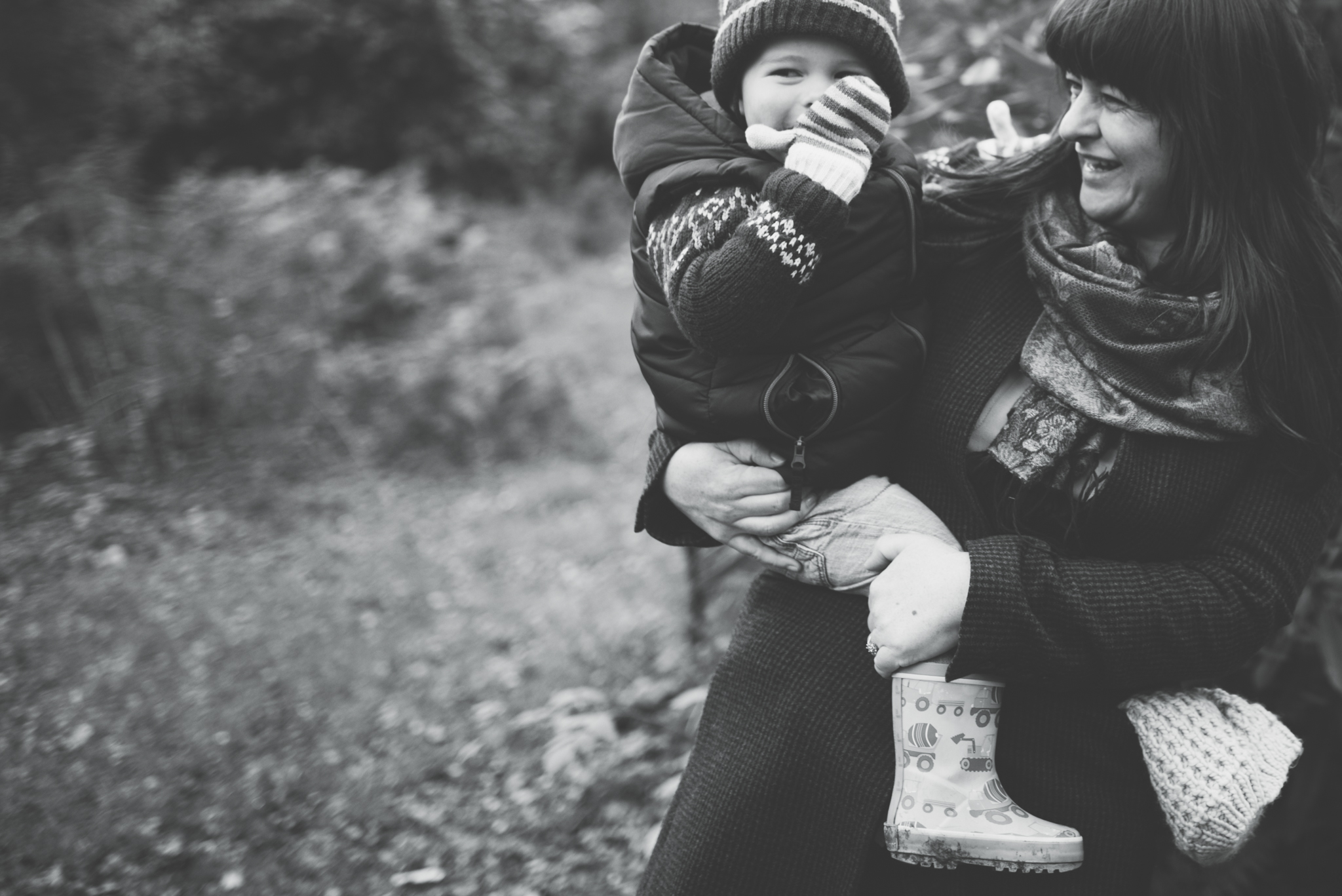 mum-and-toddler-photography family portraits; documentrary photographer, northumberland, Stocksfield, Claire Batey, Unscripted Photography