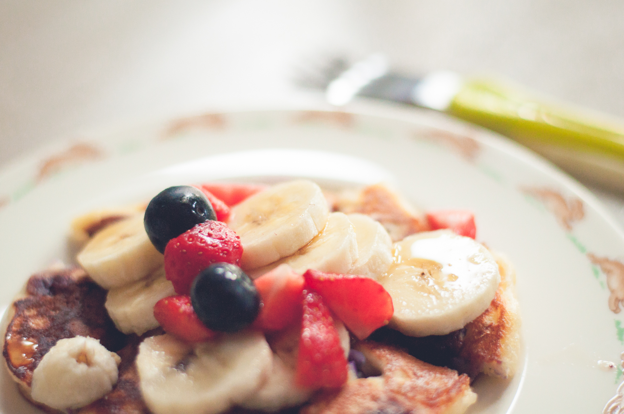 blueberry pancakes, unscripted photography, lifestyle photography, family portraits; documentrary photographer, northumberland, Stocksfield, Claire Batey, Unscripted Photography