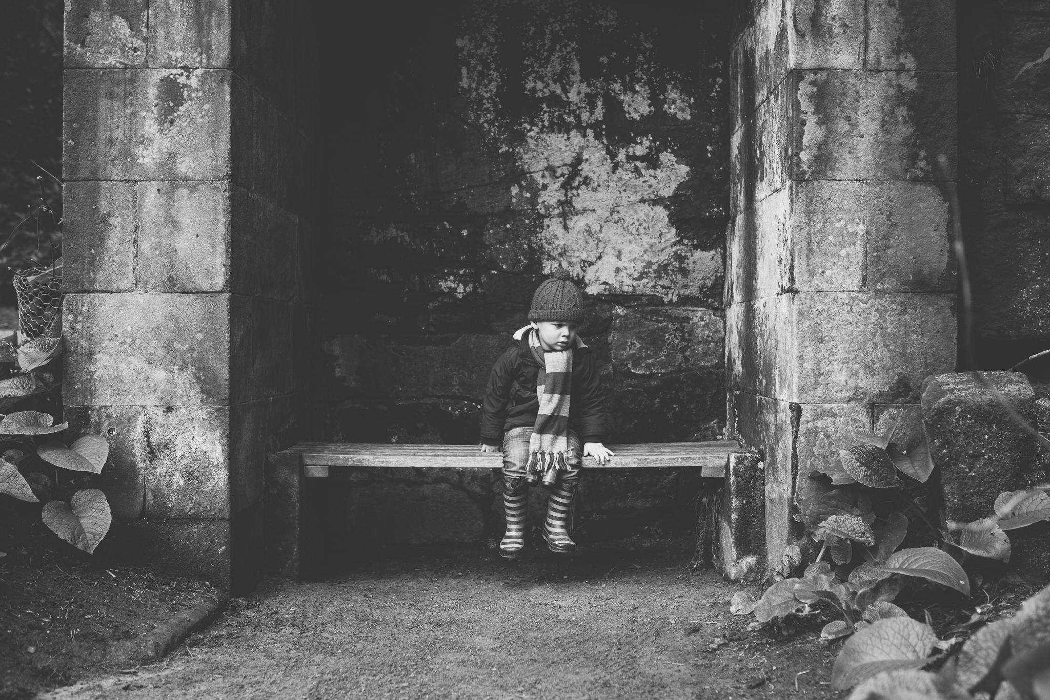 belsay hall and gardens, northumberland, photographer, child portraits, child photography northumberland, family portraits, family days out.