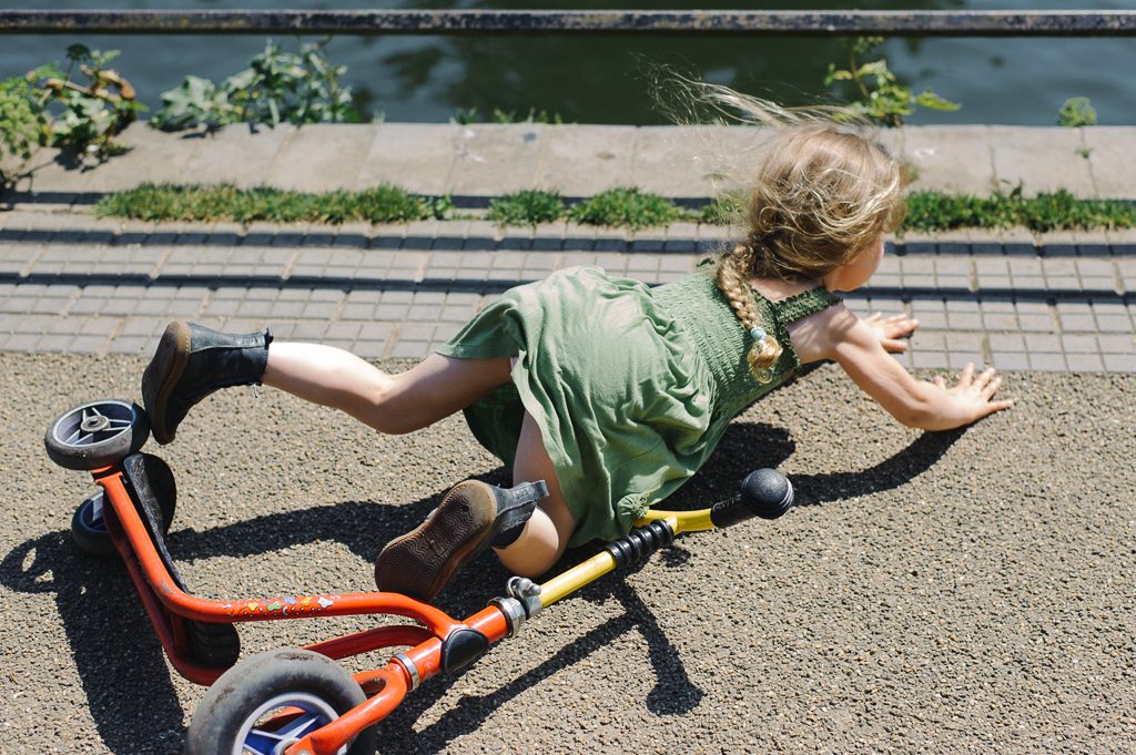 girl falls off bike twickenham
