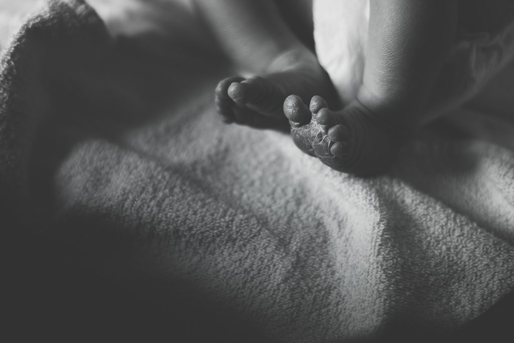 baby feet family photographer
