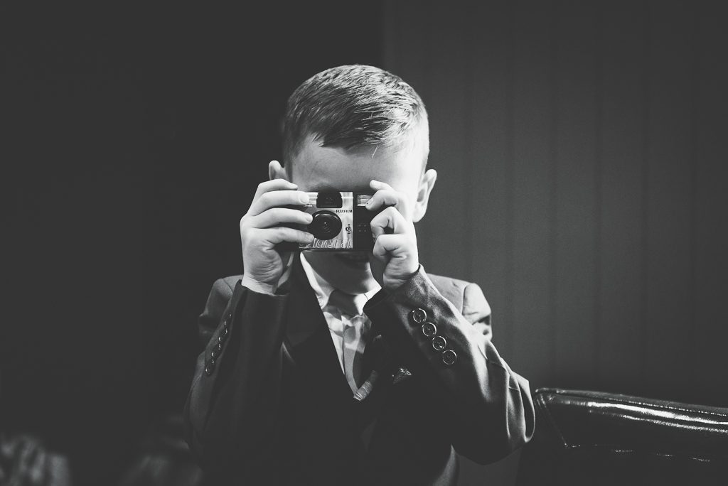 choosing the right wedding photographer