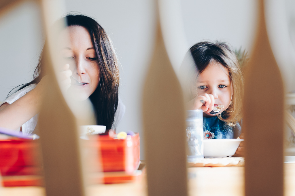 Unscripted Photography - Documentary and Portrait Photographer based in Northeast UK Mum and daughter eating breakfast